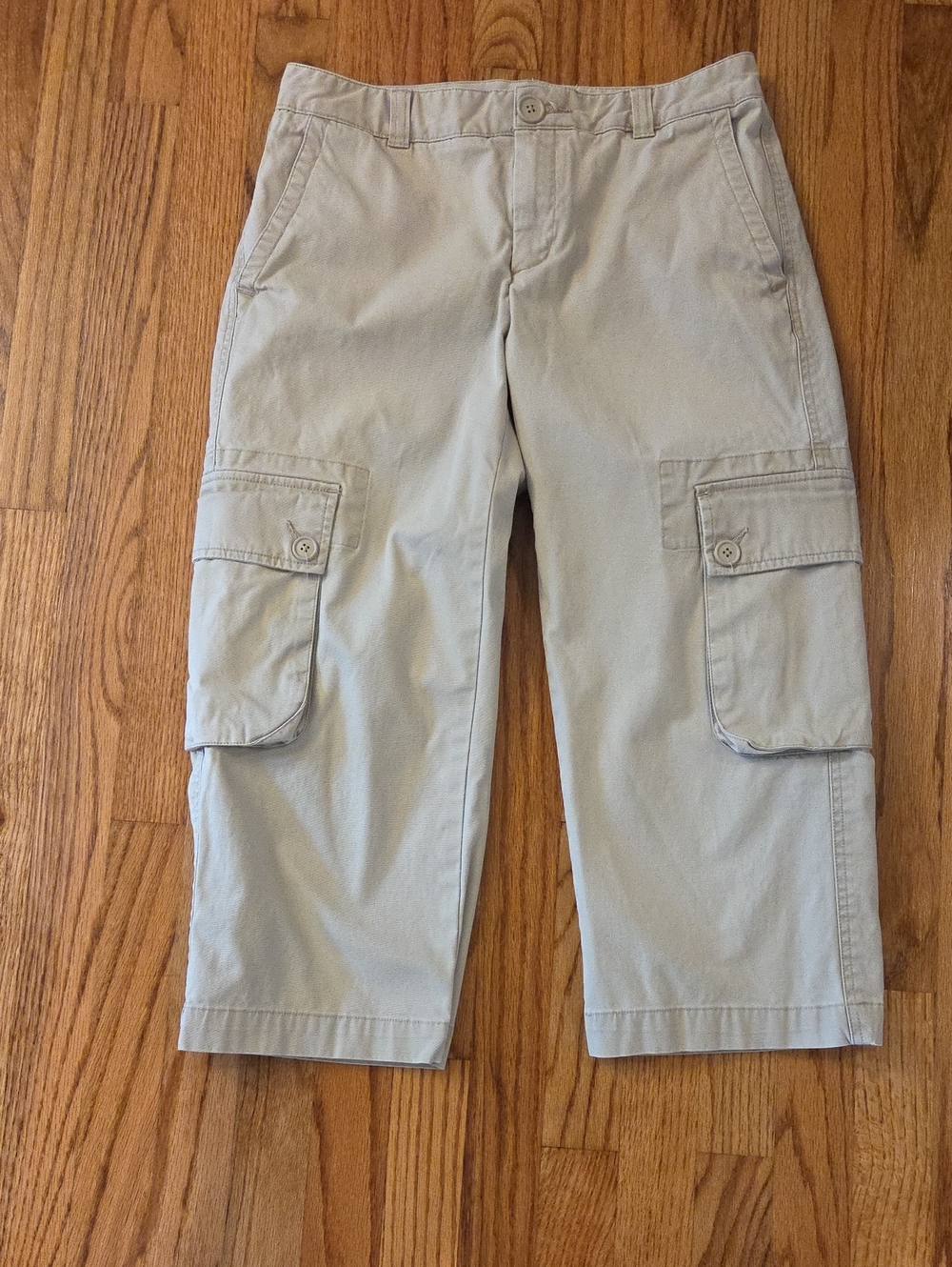 GAP Women's Light Tan Cargo Capris Size: 6